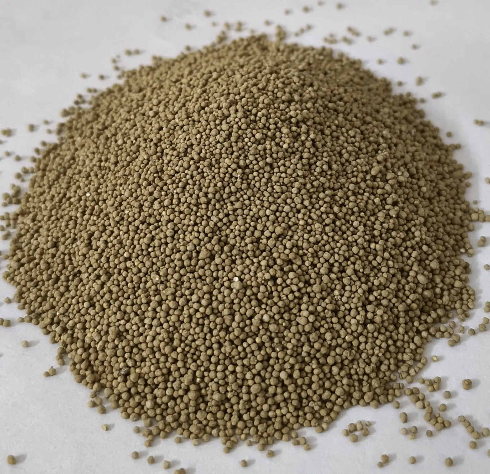 Enramycin 8% granules — olive-tan poultry feed additive granules